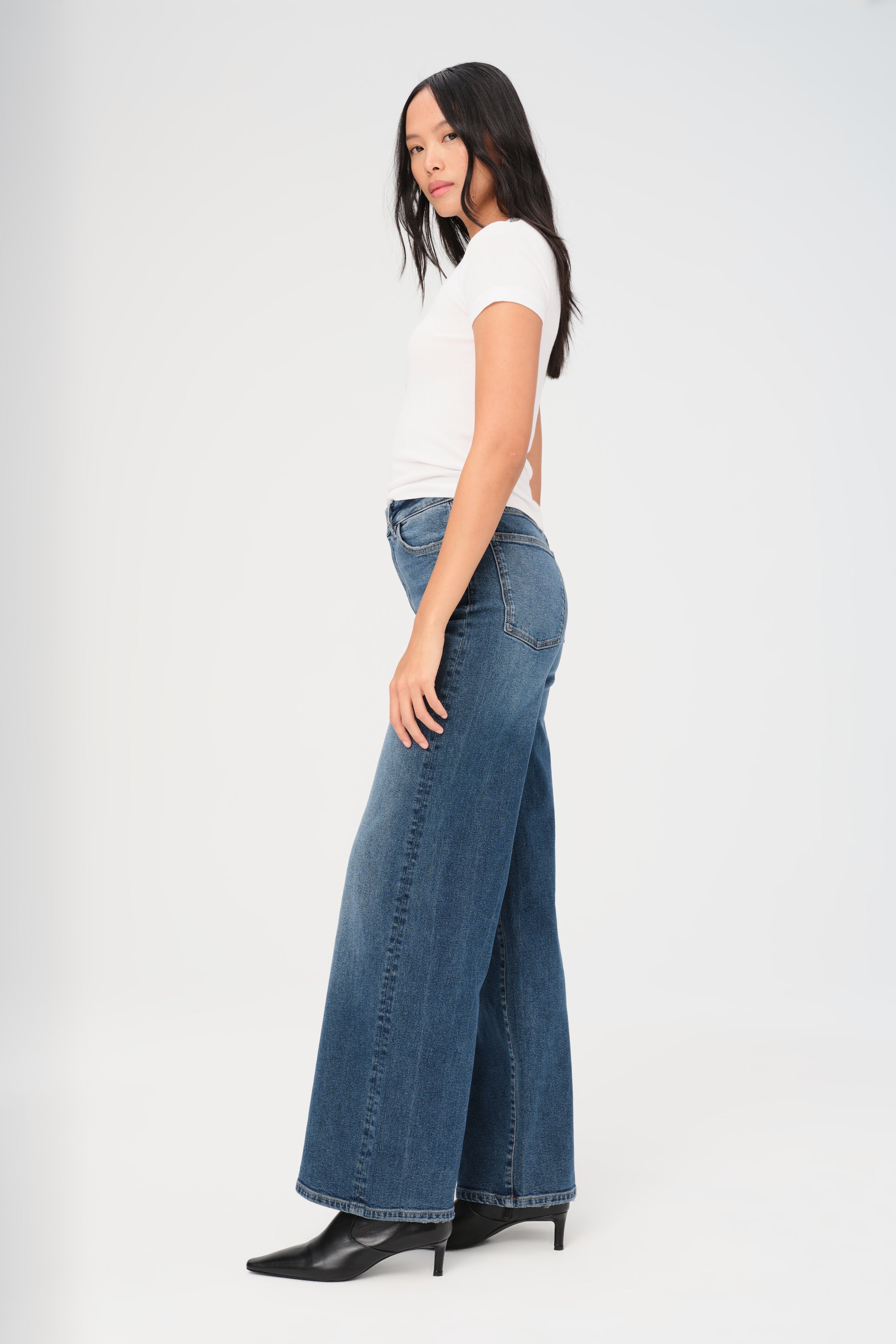 NAO- High Rise Bootcut Jeans, 2 washes