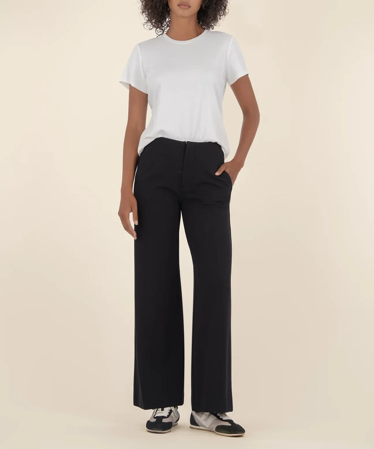 Kut from the Kloth Meg high rise wide leg trouser, black, front view