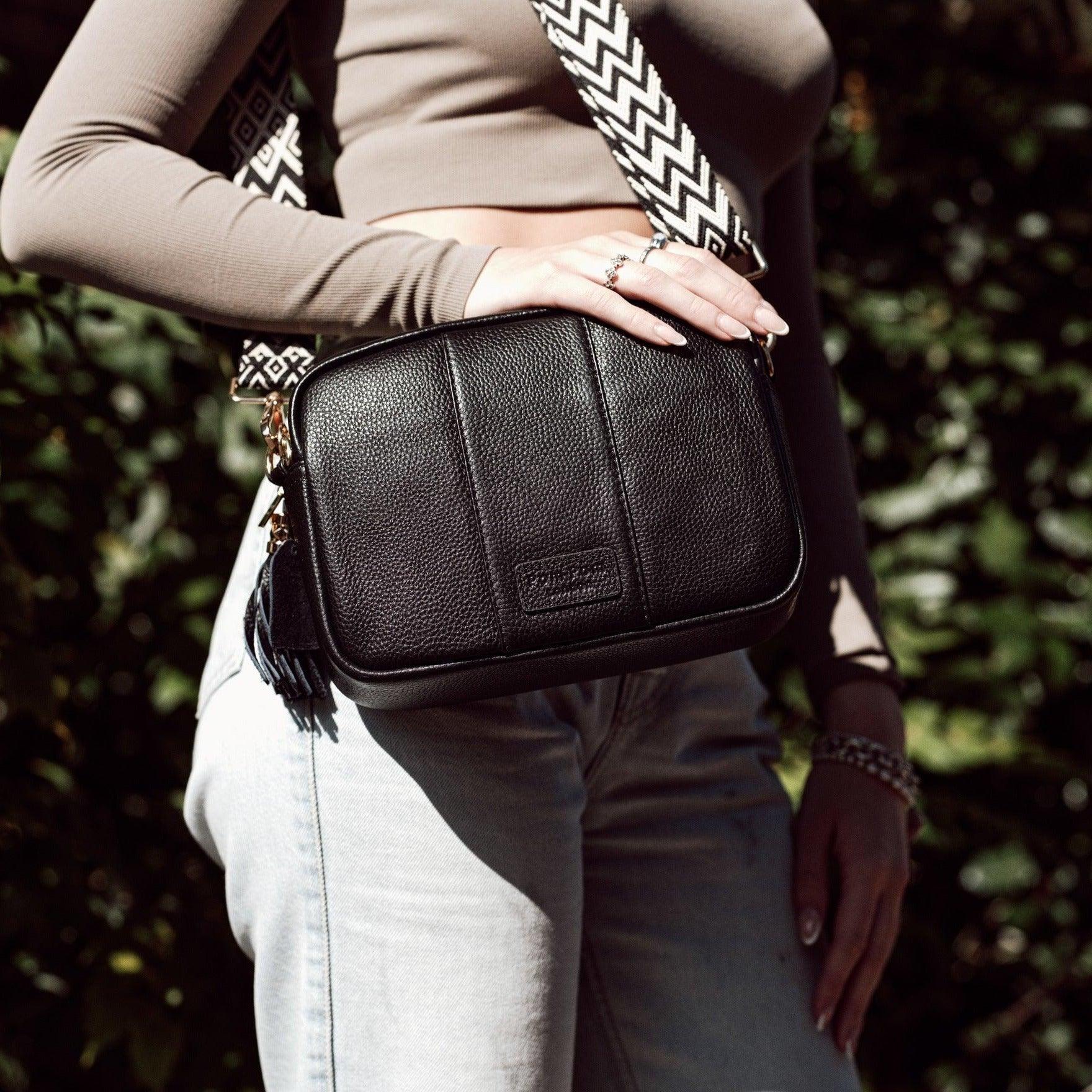 Pom Pom London City Bag, available in 2 colors