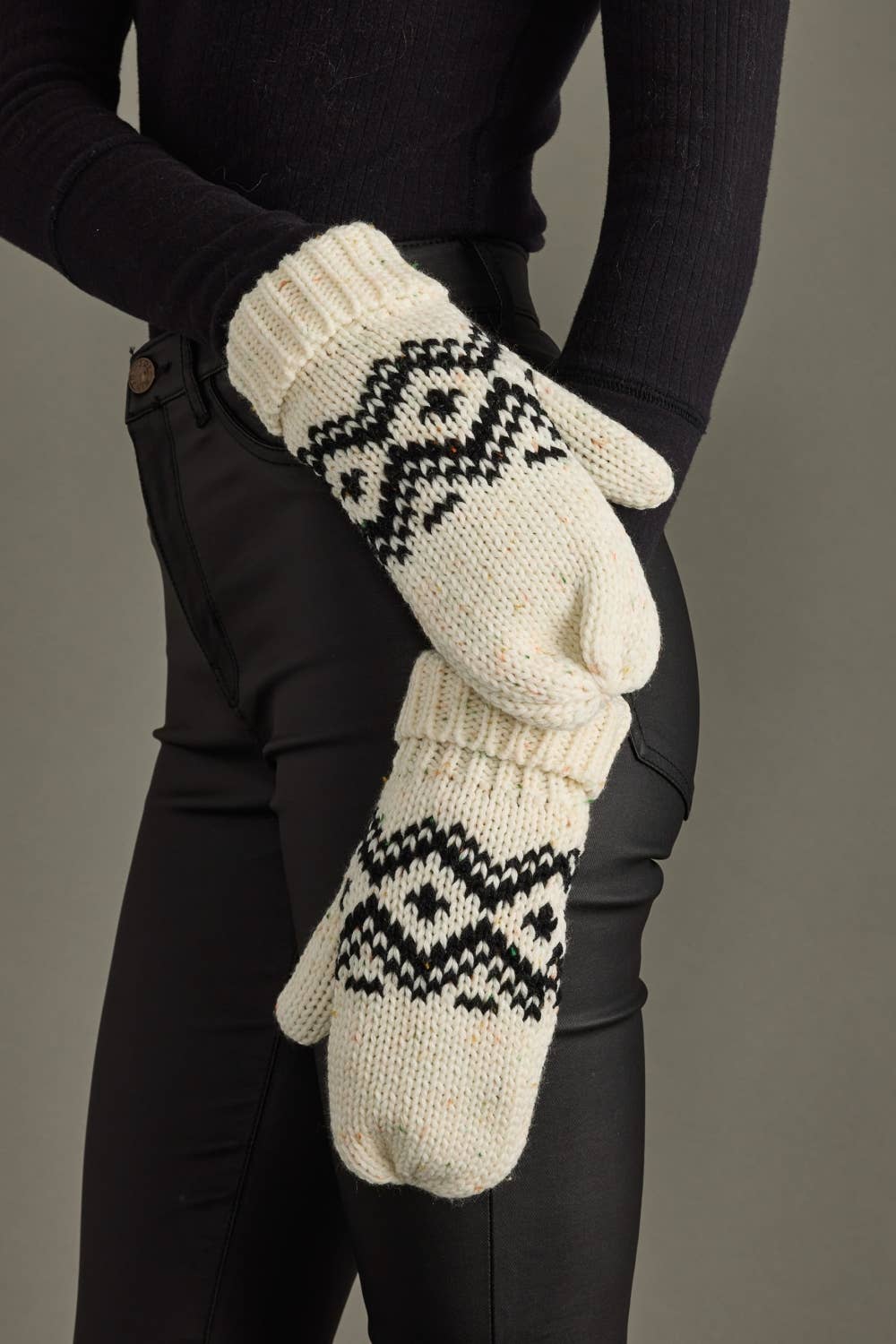 Cream & Speckled Patterned Mittens