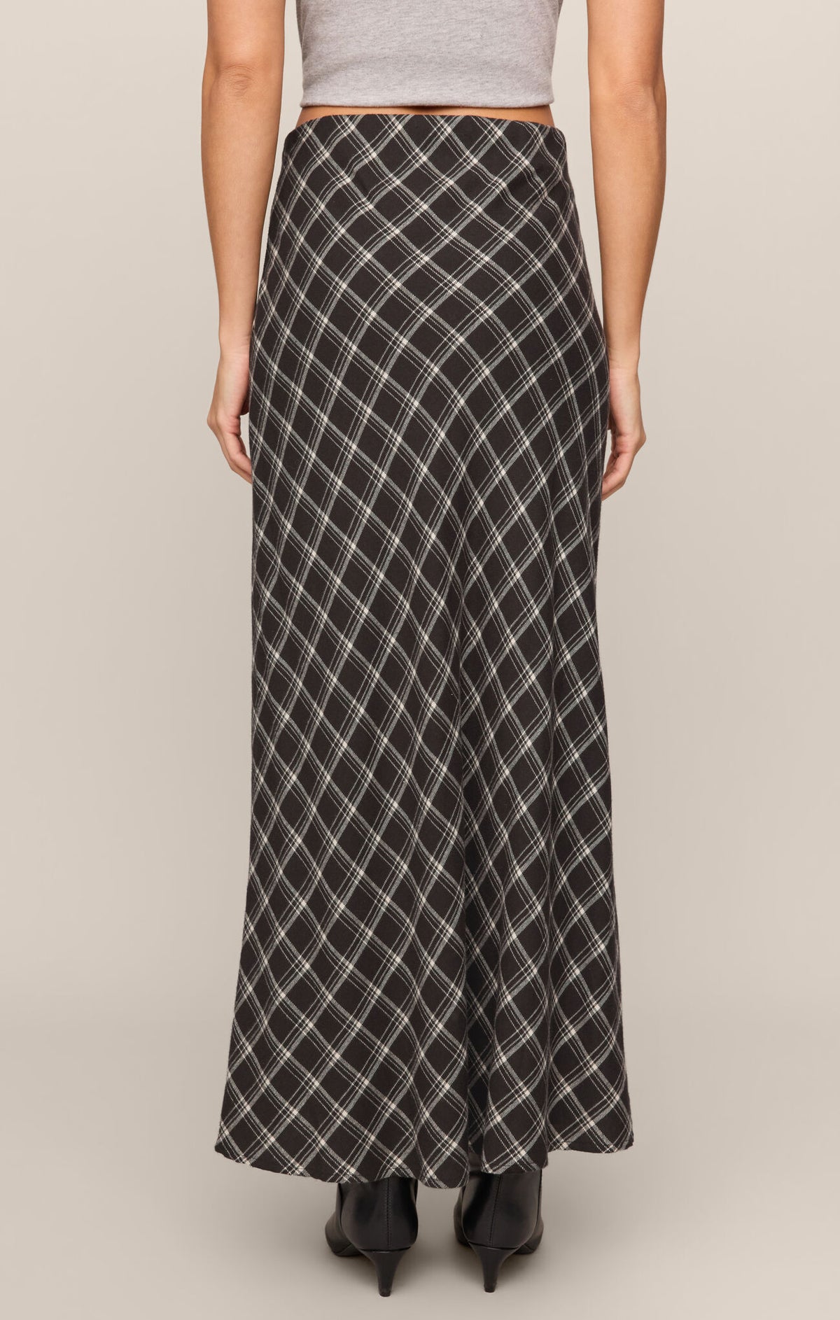 Europa Plaid Skirt in Ash Black