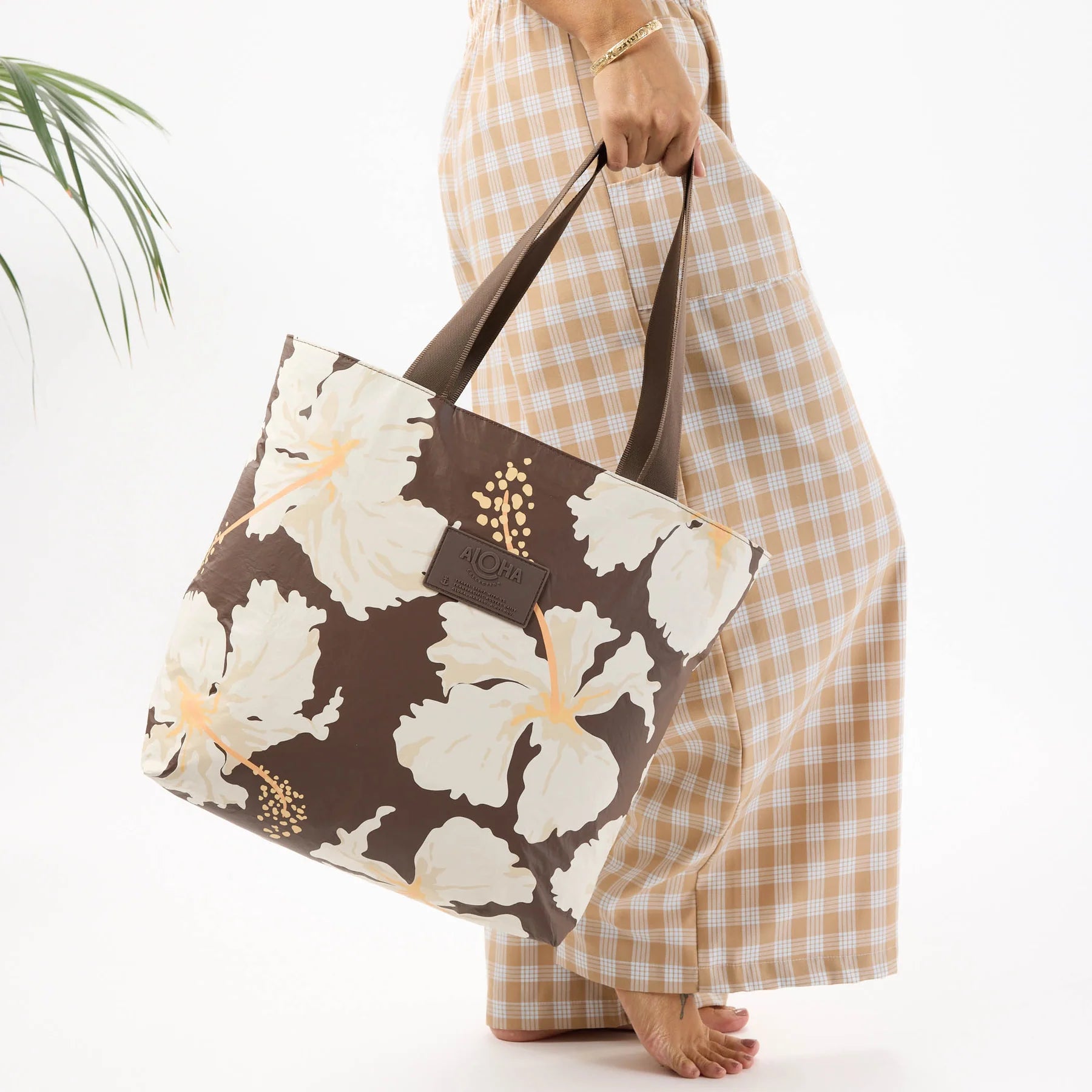 Day Tripper, Taha'a Coconut