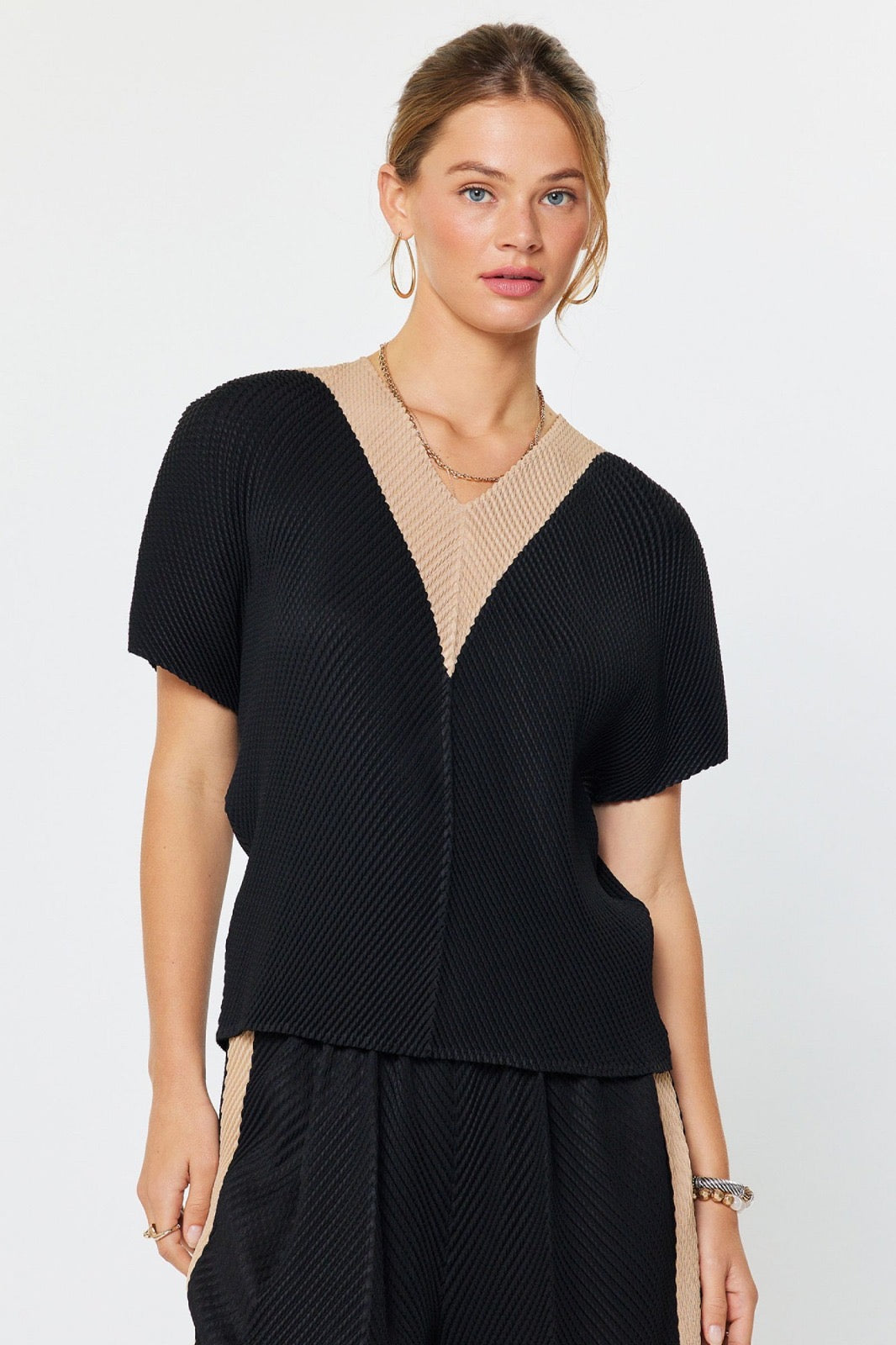 Vneck Dolman Sleeve Pleated Top, Black