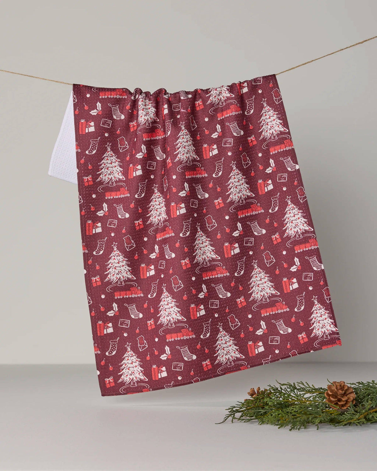 Geometry Holiday Jubilee print cotton tea towel, traditional colorway