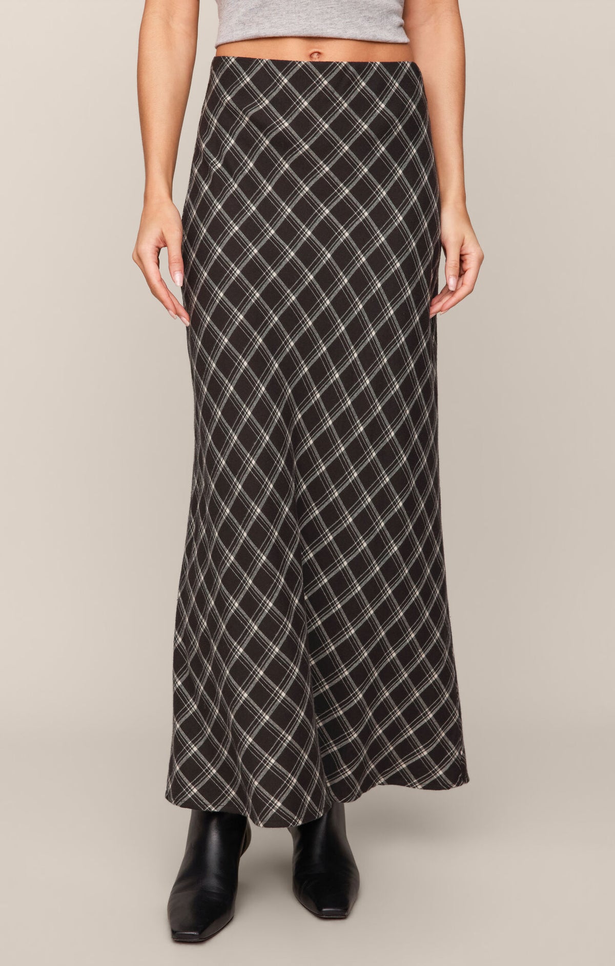 Europa Plaid Skirt in Ash Black
