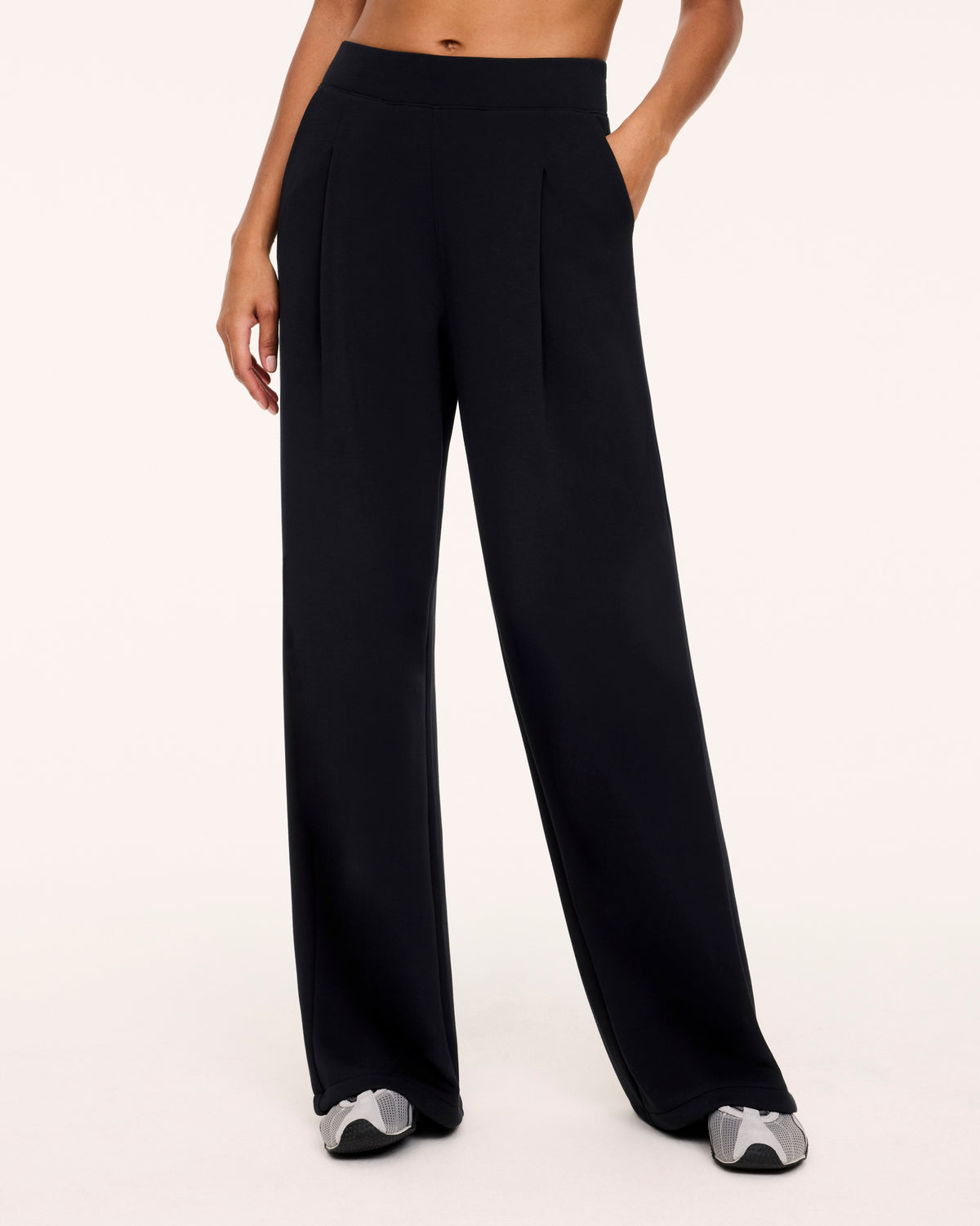 SPANX AirEssentials pleated wide leg pant